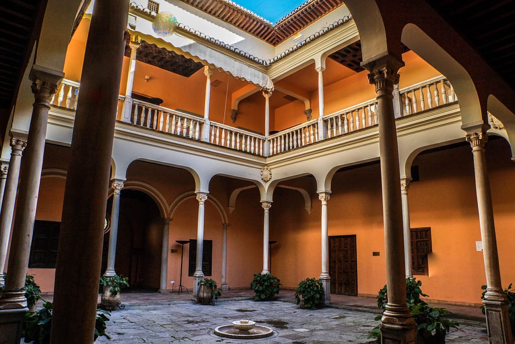 ¿Qué Ver en Granada Centro?